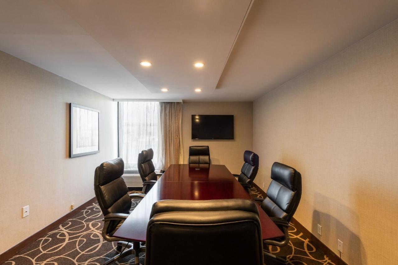 Hotel Crowne Plaza Newark Airport By Ihg Elizabeth Exterior foto